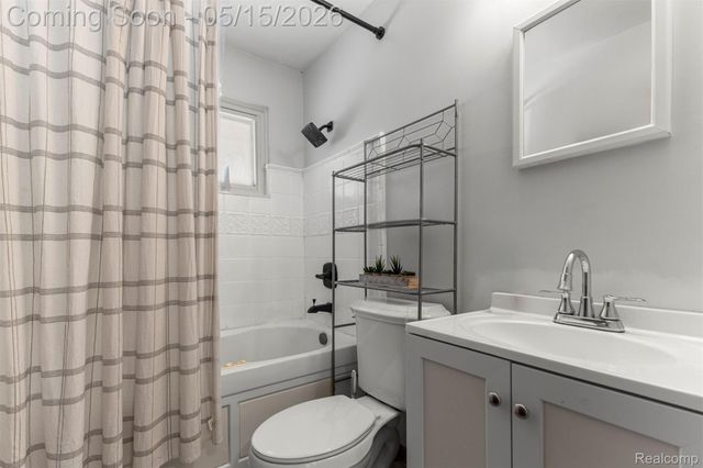 16187 Regina Avenue, Allen Park, MI 48101