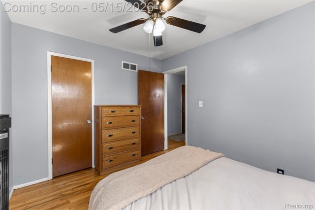 16187 Regina Avenue, Allen Park, MI 48101