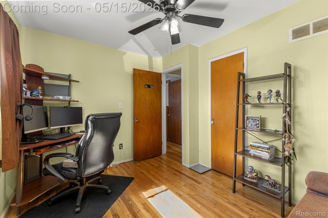 16187 Regina Avenue, Allen Park, MI 48101