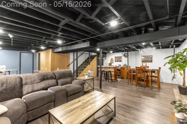 16187 Regina Avenue, Allen Park, MI 48101