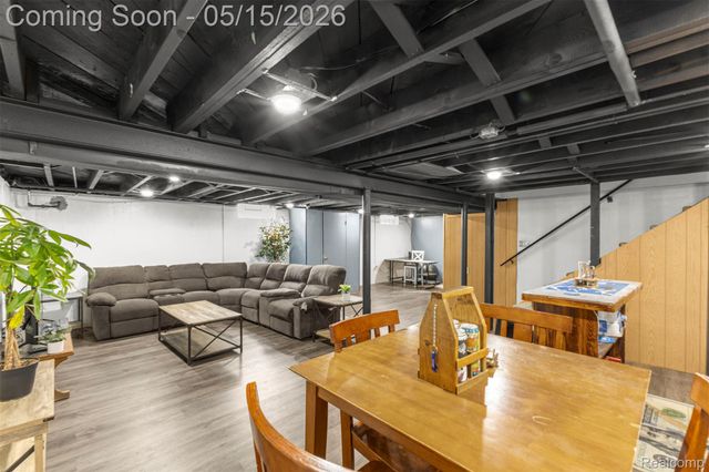 16187 Regina Avenue, Allen Park, MI 48101