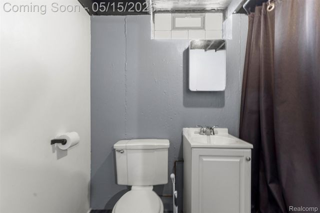 16187 Regina Avenue, Allen Park, MI 48101