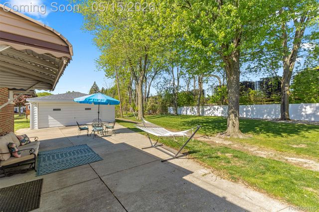 16187 Regina Avenue, Allen Park, MI 48101
