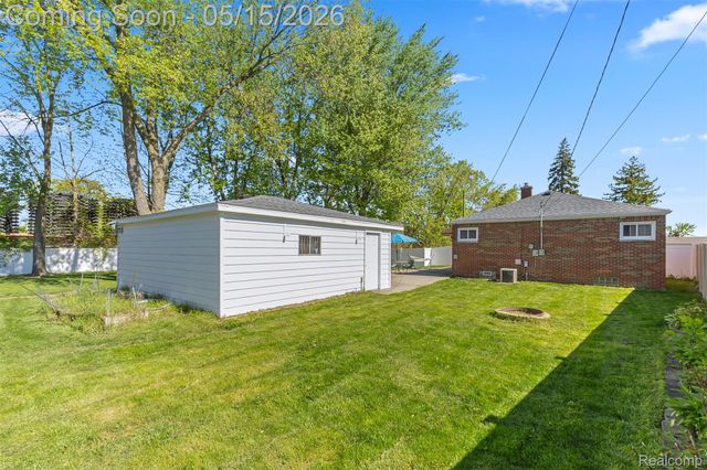 16187 Regina Avenue, Allen Park, MI 48101