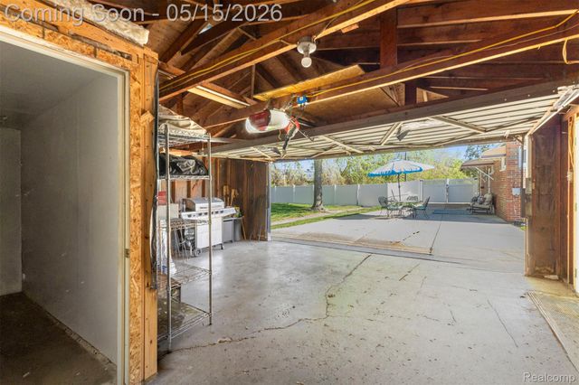 16187 Regina Avenue, Allen Park, MI 48101