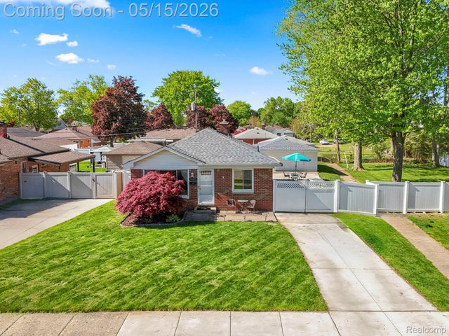 16187 Regina Avenue, Allen Park, MI 48101