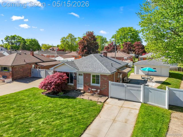 16187 Regina Avenue, Allen Park, MI 48101