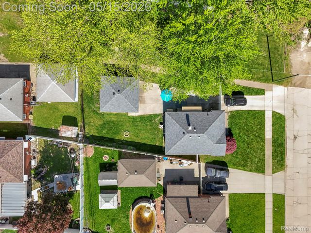 16187 Regina Avenue, Allen Park, MI 48101