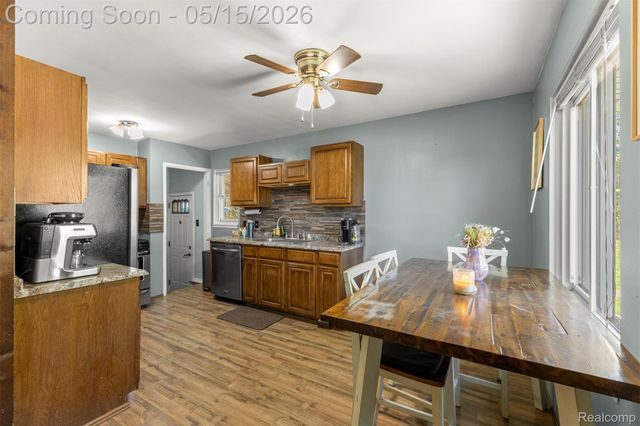 16187 Regina Avenue, Allen Park, MI 48101