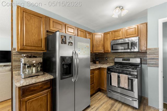 16187 Regina Avenue, Allen Park, MI 48101