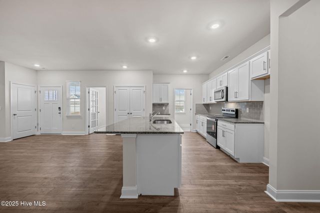 228 Lake Tyler Drive, New Bern, NC 28560