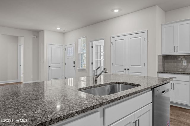 228 Lake Tyler Drive, New Bern, NC 28560