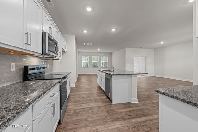 228 Lake Tyler Drive, New Bern, NC 28560