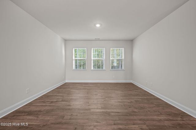 228 Lake Tyler Drive, New Bern, NC 28560