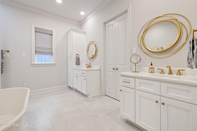 220 Treescape Drive, Lafayette, LA 70508