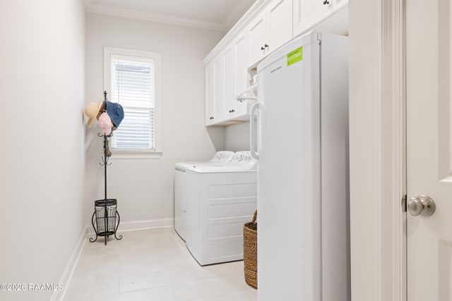 220 Treescape Drive, Lafayette, LA 70508