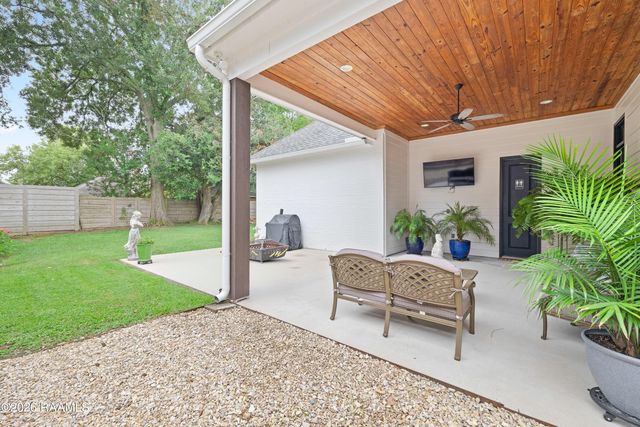 220 Treescape Drive, Lafayette, LA 70508