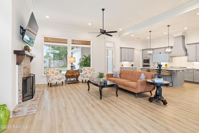 220 Treescape Drive, Lafayette, LA 70508