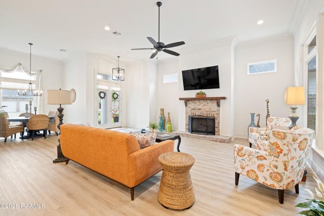220 Treescape Drive, Lafayette, LA 70508