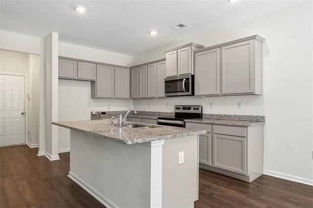 174 Hampton Circle, Mcdonough, GA 30253