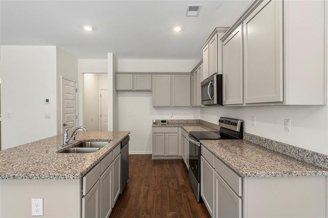 174 Hampton Circle, Mcdonough, GA 30253
