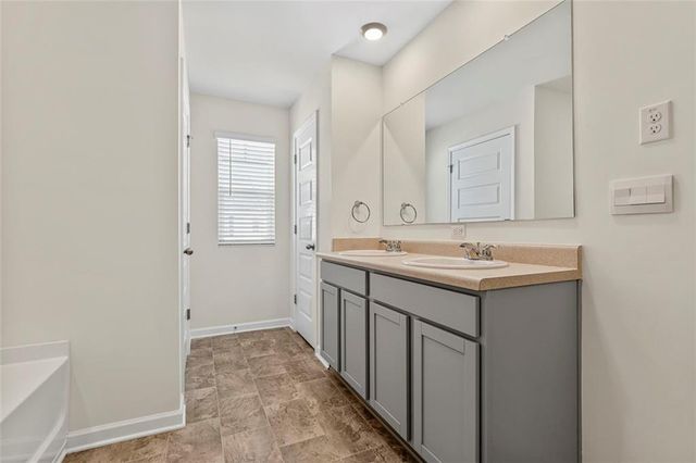 174 Hampton Circle, Mcdonough, GA 30253
