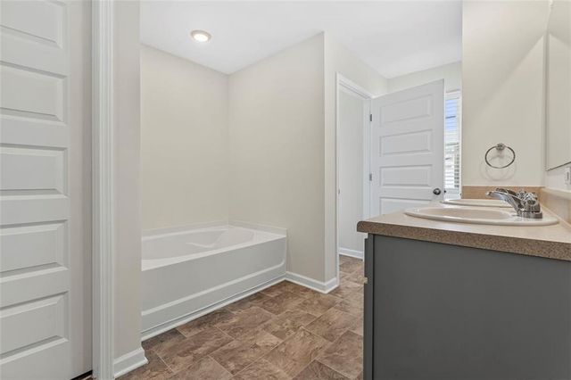 174 Hampton Circle, Mcdonough, GA 30253