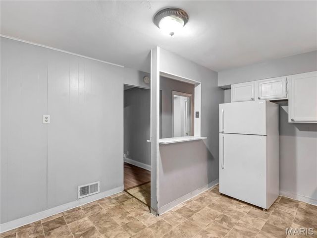 6824 Frostview Lane, Berkeley, MO 63134