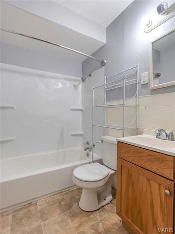 6824 Frostview Lane, Berkeley, MO 63134