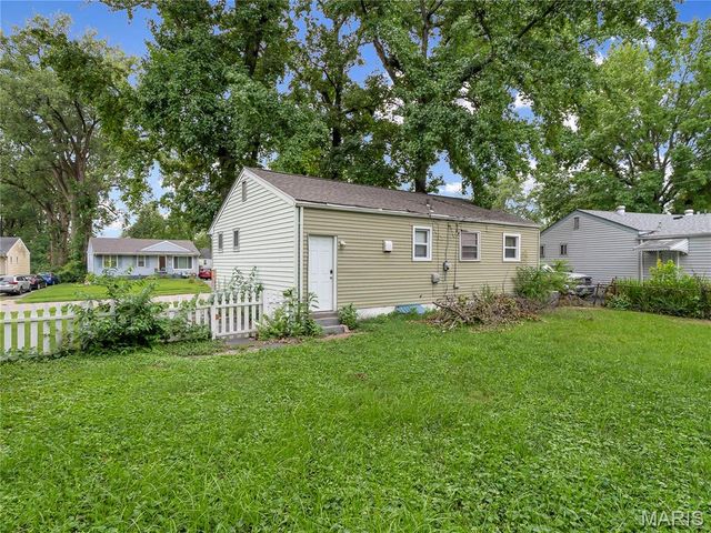 6824 Frostview Lane, Berkeley, MO 63134
