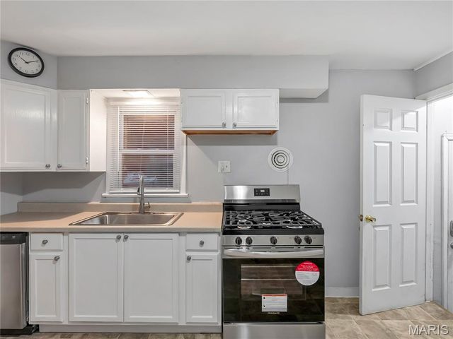 6824 Frostview Lane, Berkeley, MO 63134