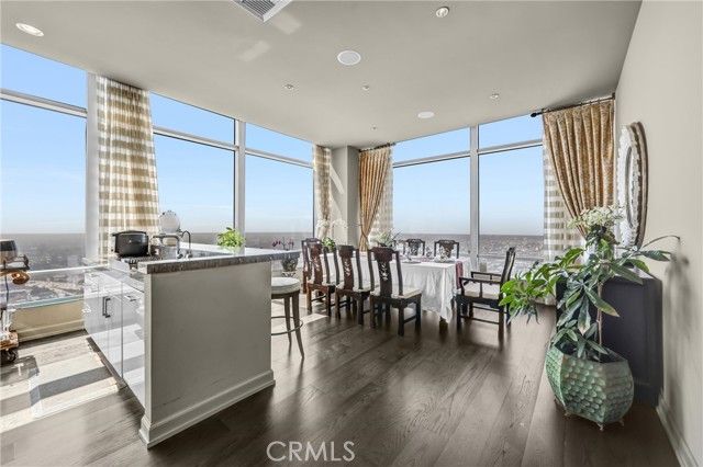 900 W Olympic Boulevard 50A, Los Angeles, CA 90015