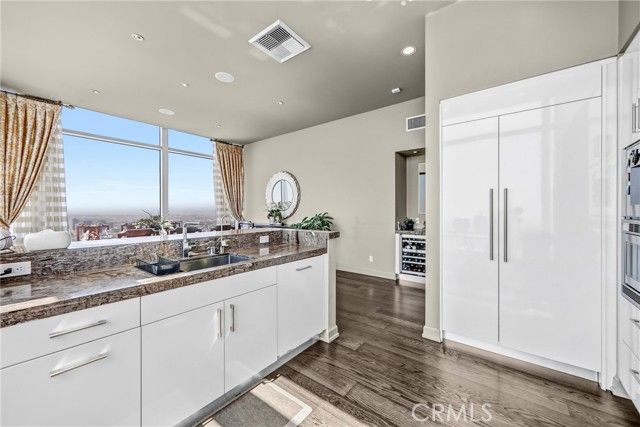 900 W Olympic Boulevard 50A, Los Angeles, CA 90015