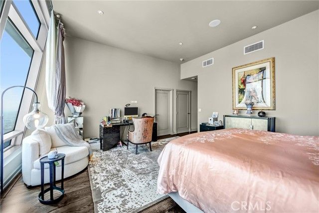 900 W Olympic Boulevard 50A, Los Angeles, CA 90015