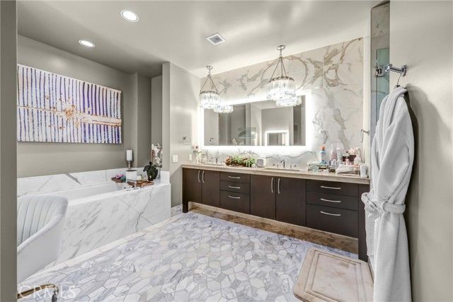 900 W Olympic Boulevard 50A, Los Angeles, CA 90015