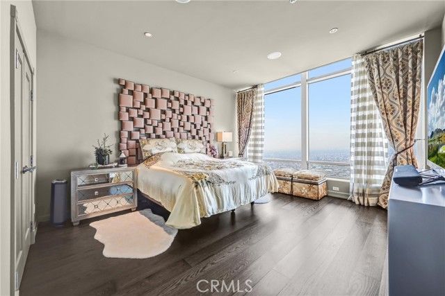 900 W Olympic Boulevard 50A, Los Angeles, CA 90015