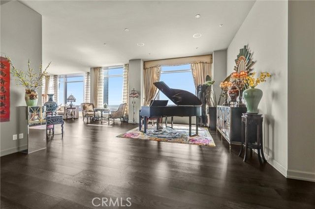 900 W Olympic Boulevard 50A, Los Angeles, CA 90015