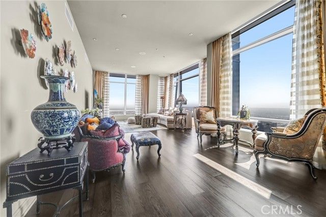 900 W Olympic Boulevard 50A, Los Angeles, CA 90015