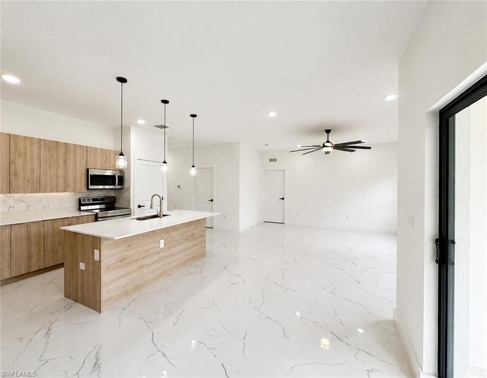 621 GREENBRIAR BLVD, LEHIGH ACRES, FL 33972 — photo 5