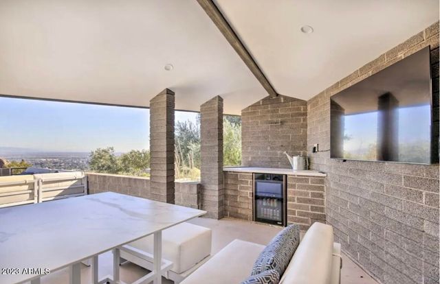 6010 E CHOLLA Lane, Paradise Valley, AZ 85253