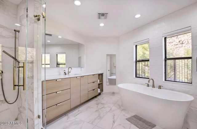 6010 E CHOLLA Lane, Paradise Valley, AZ 85253