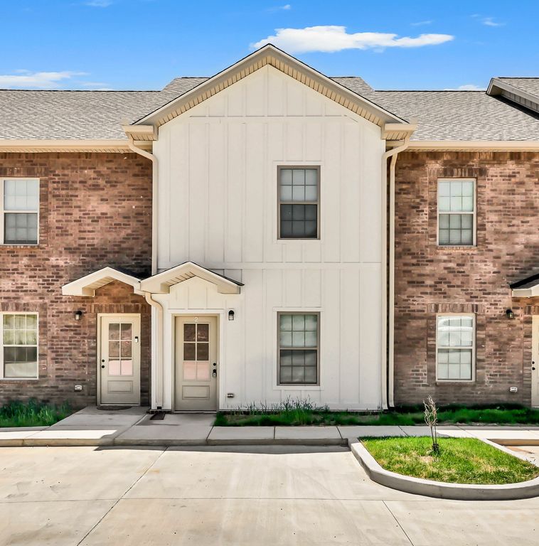 500 Peachers Mill Rd Unit C2, Clarksville, TN 37042