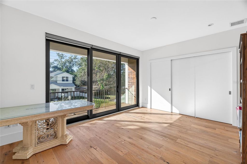 Image 36 of property listing at 911 GOLFVIEW STREET, Orlando, FL 32804