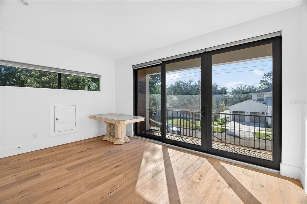 Image 37 of property listing at 911 GOLFVIEW STREET, Orlando, FL 32804