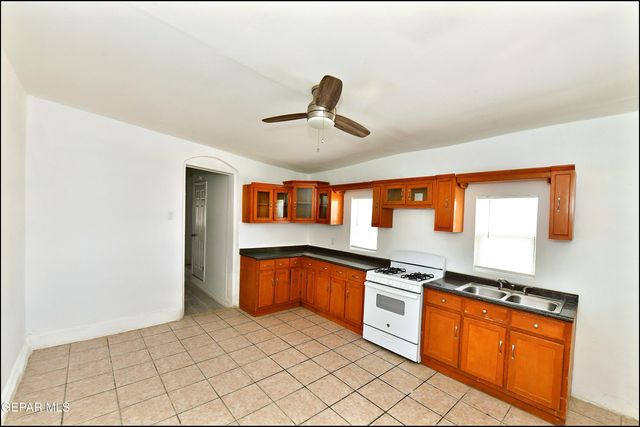 1908 Olive Avenue A, El Paso, TX 79901