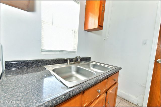 1908 Olive Avenue A, El Paso, TX 79901