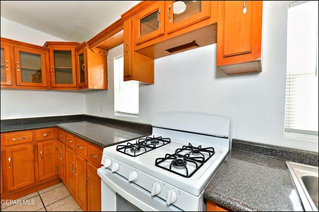 1908 Olive Avenue A, El Paso, TX 79901
