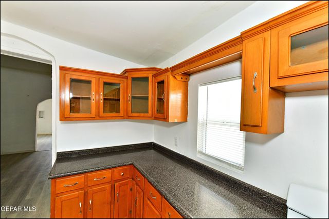 1908 Olive Avenue A, El Paso, TX 79901