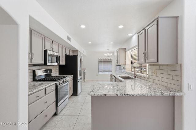 14311 N Choctaw Drive, Oro Valley, AZ 85755