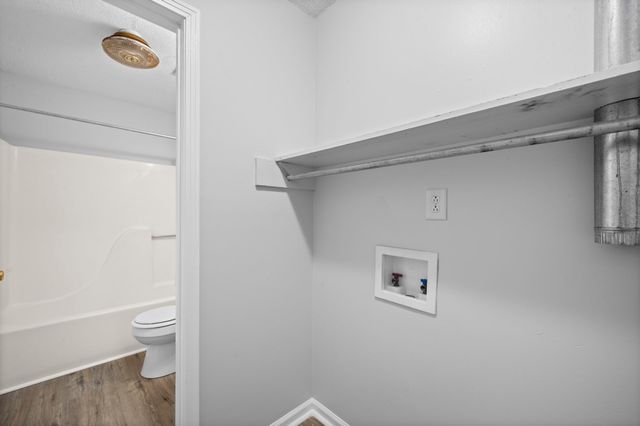 703 Power St Apt F, Clarksville, TN 37042